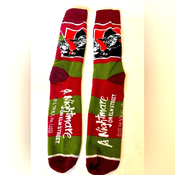 3 Pair of Crew Socks, IT-PENNYWISE, Freddy Krueger & Venom Horror Socks - Picture 15 of 16